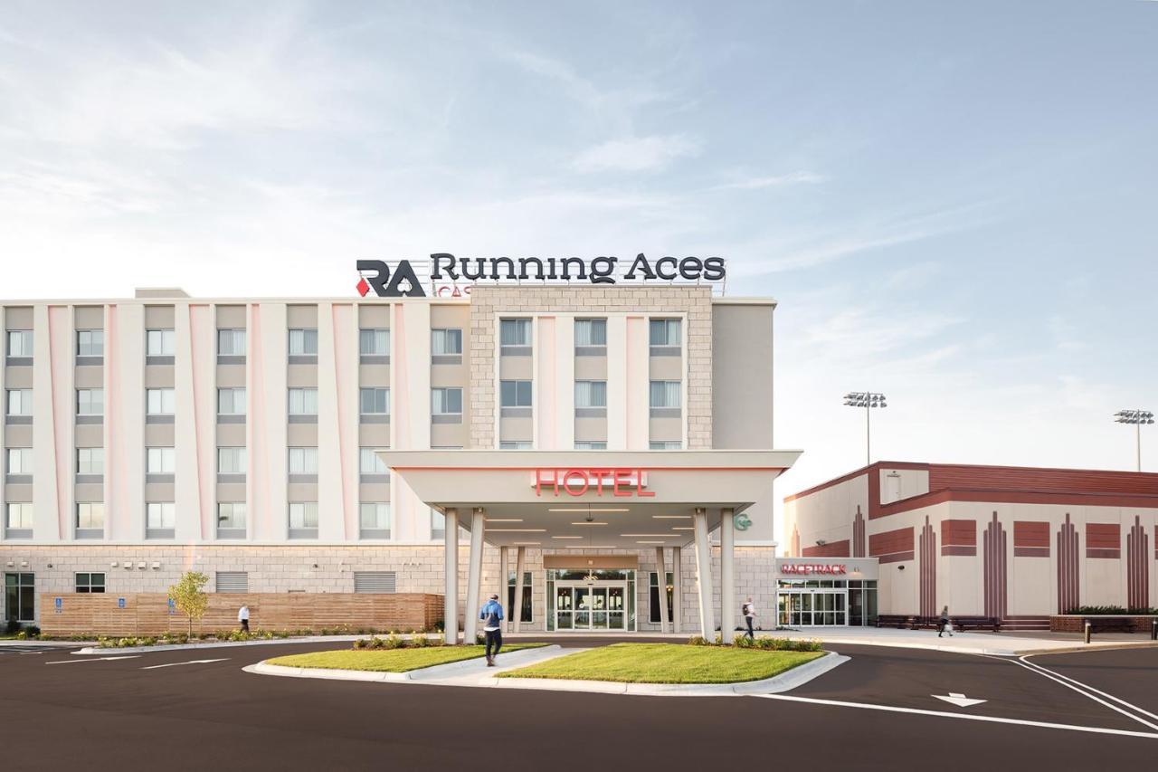 Running Aces Hotel & Casino, Trademark Collection By Wyndham Forest Lake Exterior photo