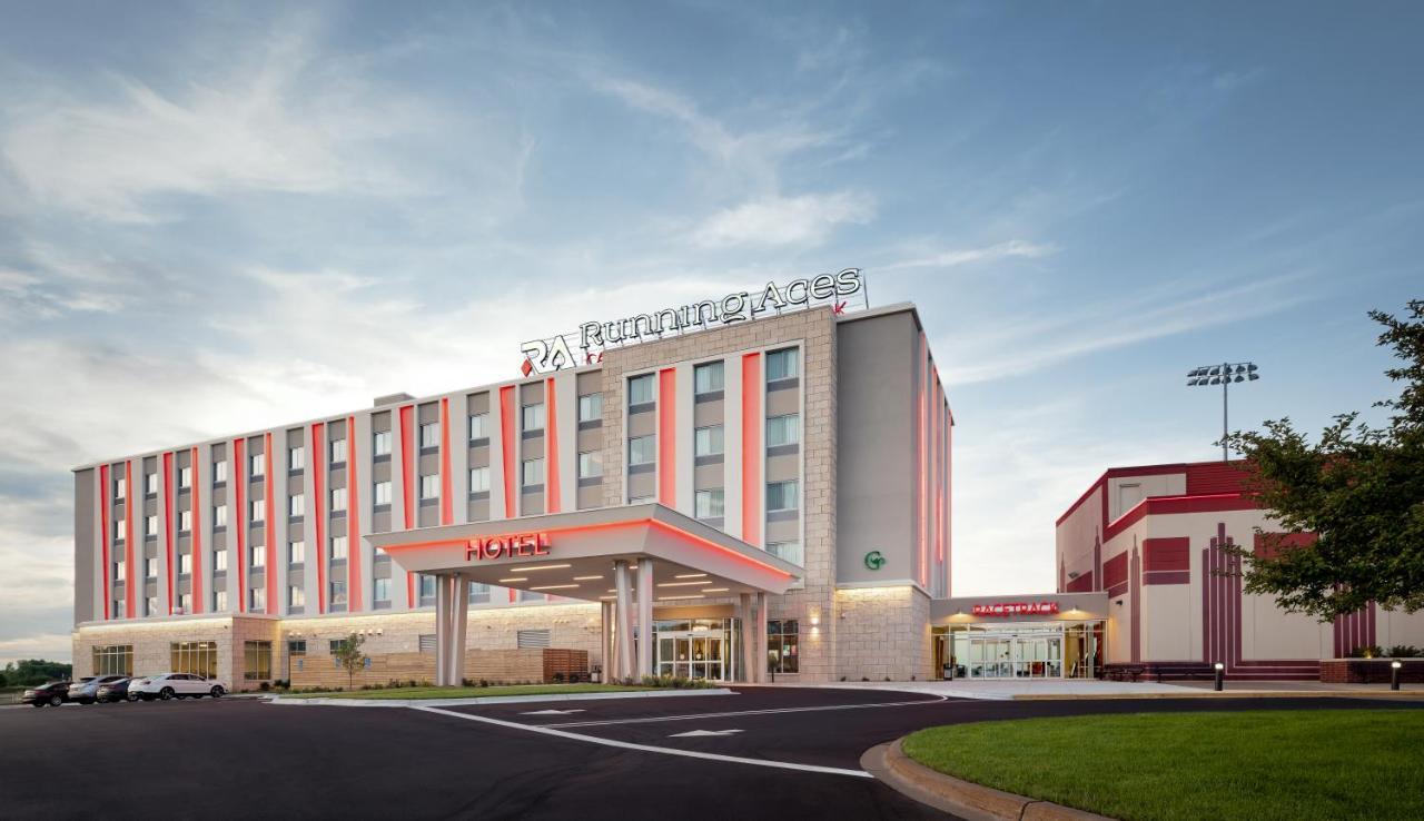 Running Aces Hotel & Casino, Trademark Collection By Wyndham Forest Lake Exterior photo